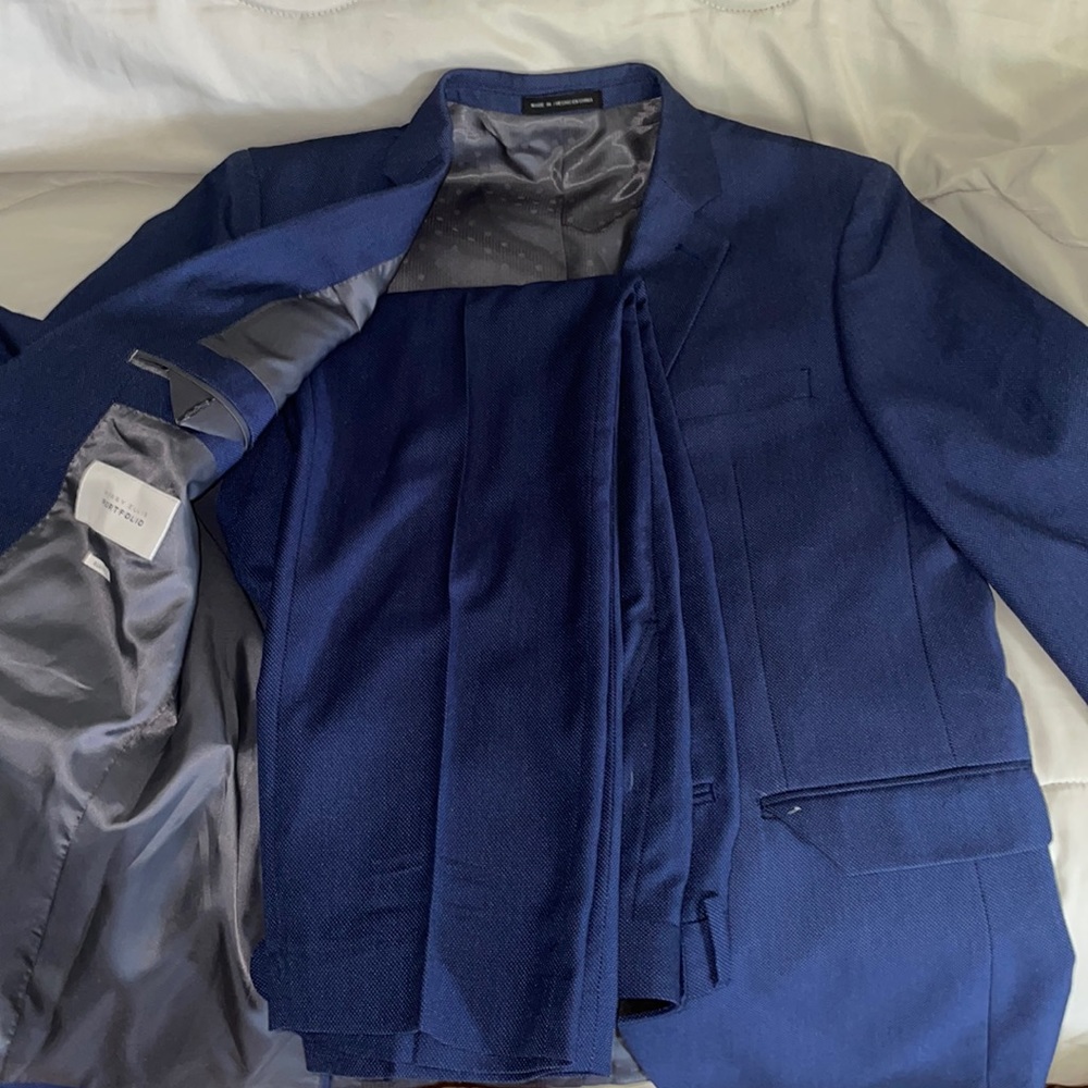 Perry Ellis suit set